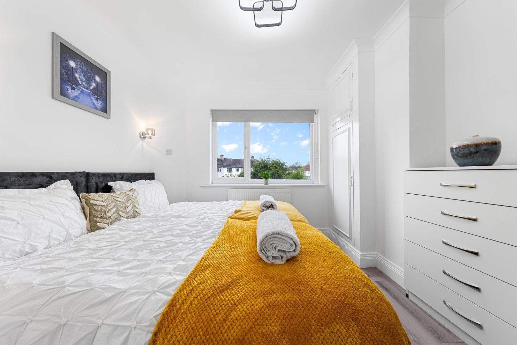 3 Bedroom House Close To Dartford Station Екстер'єр фото